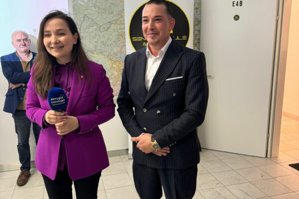 original-731506E5-D6F9-4CB3-9496-88C22427D6CA original-731506E5-D6F9-4CB3-9496-88C22427D6CA