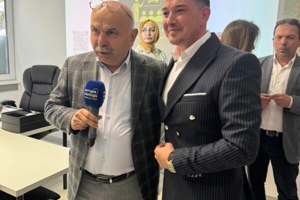 original-B1197F32-484E-4D14-B871-D894767BDE2A original-B1197F32-484E-4D14-B871-D894767BDE2A